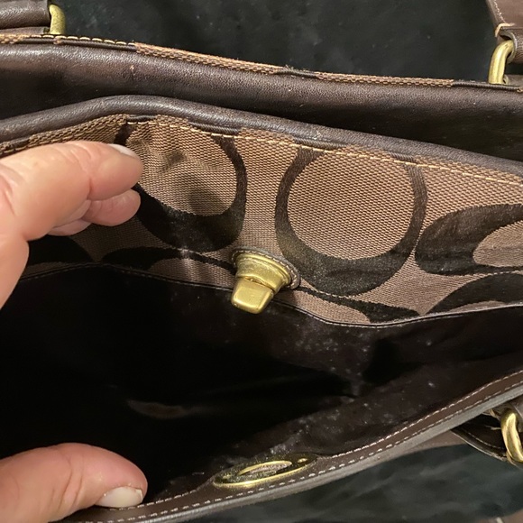 Coach Vintage Hampton Handbag - Picture 5 of 12